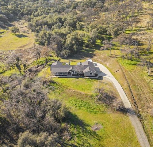 37985 Waxberry Lane, Yokuts Valley, CA 93675