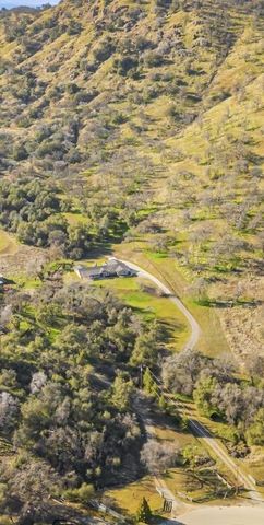 37985 Waxberry Lane, Yokuts Valley, CA 93675