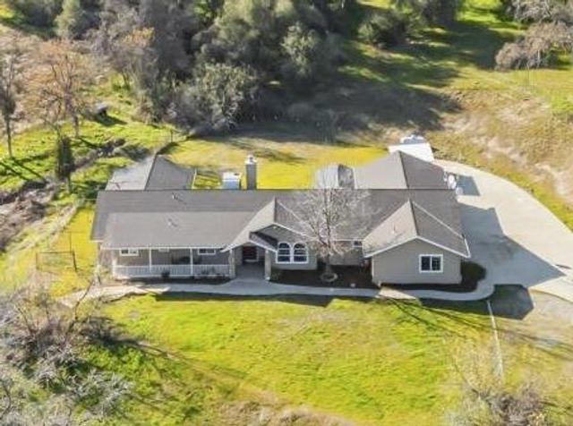 37985 Waxberry Lane, Yokuts Valley, CA 93675