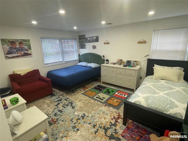 701 Sunderland Road, Teaneck, NJ 07666
