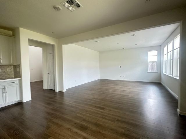 10491 Tavoras Ct, Elk Grove, CA 95757