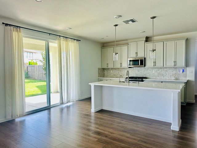 10491 Tavoras Ct, Elk Grove, CA 95757