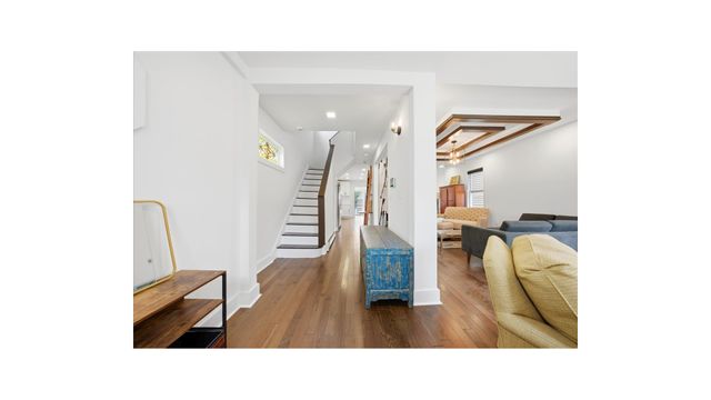 916 CLARENCE Avenue, New York City, NY 10465