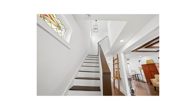 916 CLARENCE Avenue, New York City, NY 10465