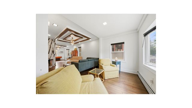 916 CLARENCE Avenue, New York City, NY 10465