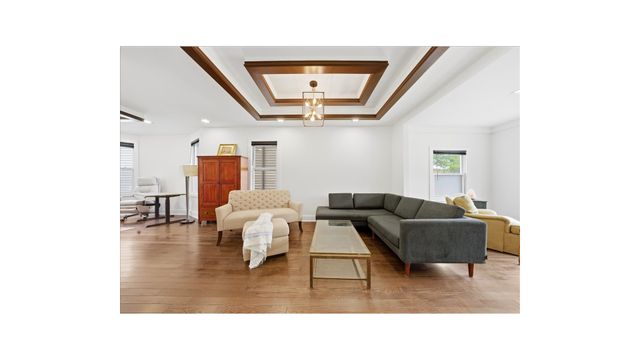 916 CLARENCE Avenue, New York City, NY 10465