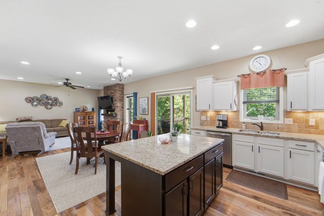 617 Timberview Drive, Adel, IA 50003