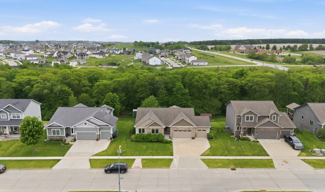 617 Timberview Drive, Adel, IA 50003