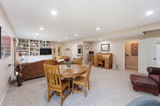 617 Timberview Drive, Adel, IA 50003
