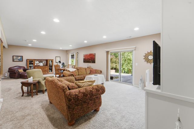 617 Timberview Drive, Adel, IA 50003
