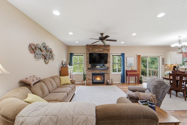 617 Timberview Drive, Adel, IA 50003