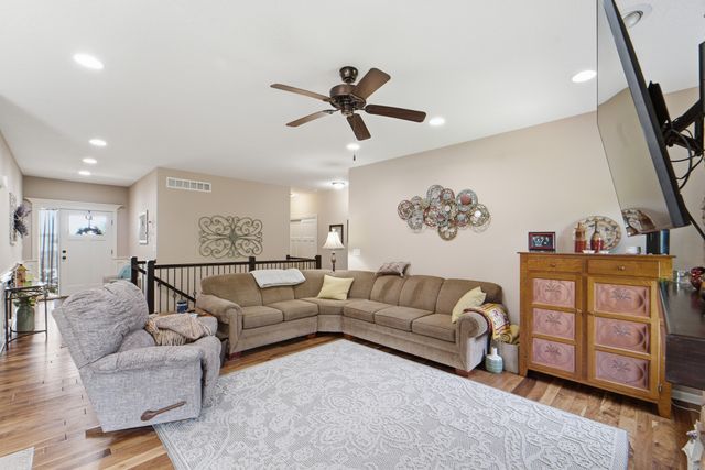 617 Timberview Drive, Adel, IA 50003