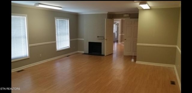 240 W West Tennessee Ave, Oak Ridge, TN 37830