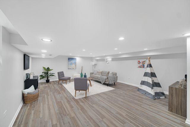 1707 E 93rd Street, Chicago, IL 60617