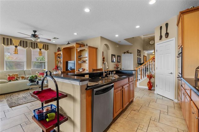 1352 OAKCREST COURT, Davenport, FL 33837