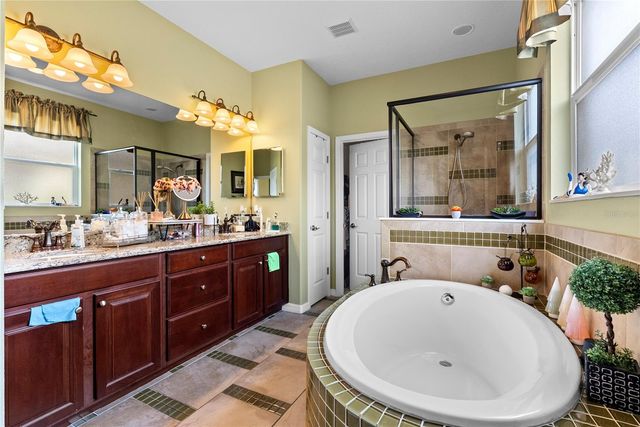 1352 OAKCREST COURT, Davenport, FL 33837