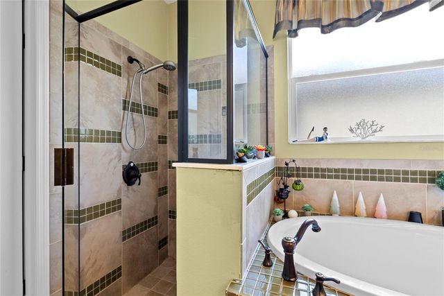 1352 OAKCREST COURT, Davenport, FL 33837