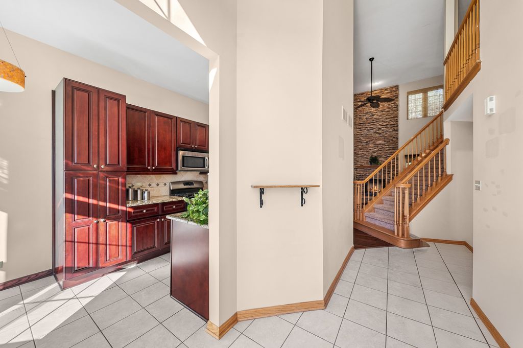 665 Meadowdale Drive, Romeoville, IL 60446 — photo 5