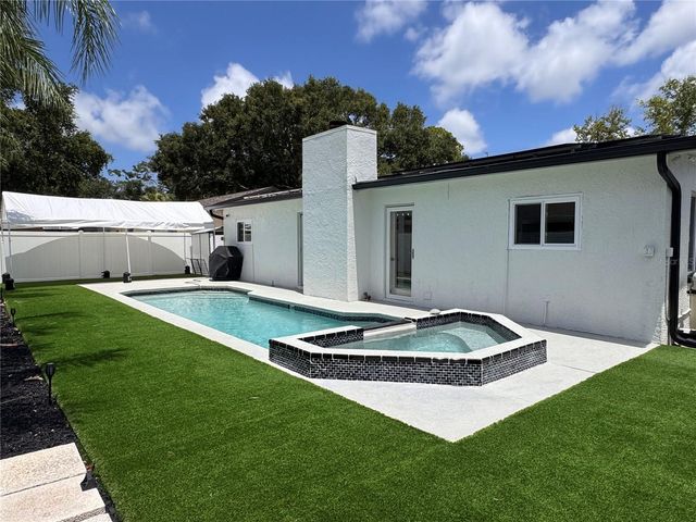 9554 86TH AVENUE, Seminole, FL 33777