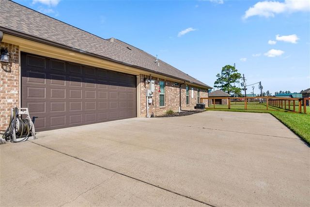 2915 N J B Carter Ln Lane, Lake Charles, LA 70615