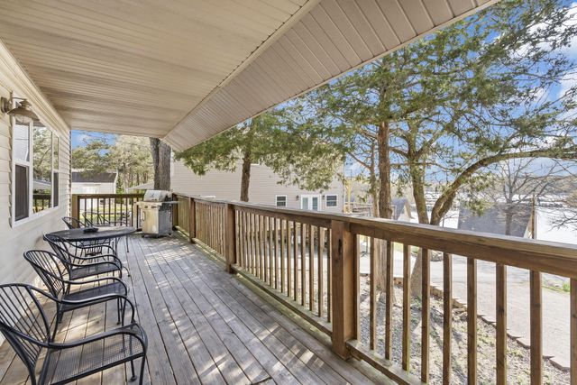 425 Eagle Drive, Reeds Spring, MO 65737