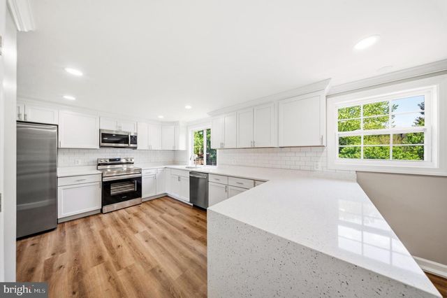 408 CHERRY LN NE, Leesburg, VA 20176