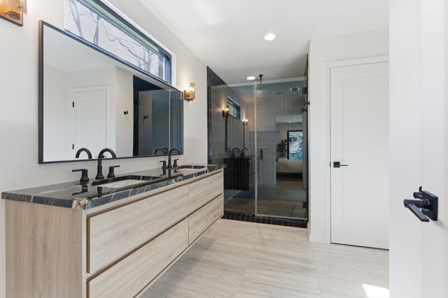 1805 Stonehaven Ct, Nashville, TN 37215