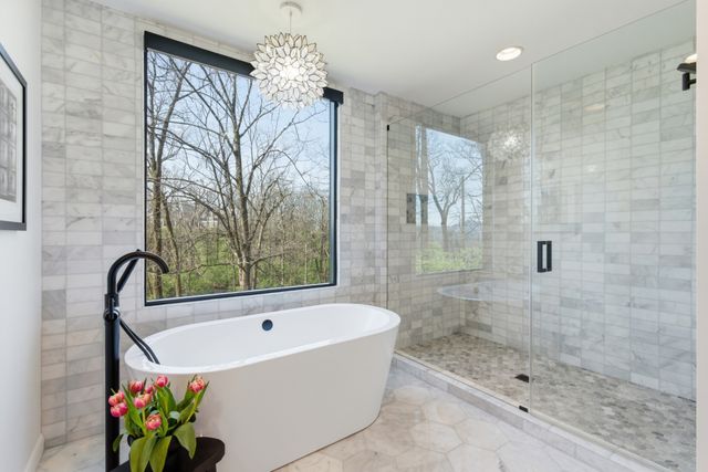 1805 Stonehaven Ct, Nashville, TN 37215