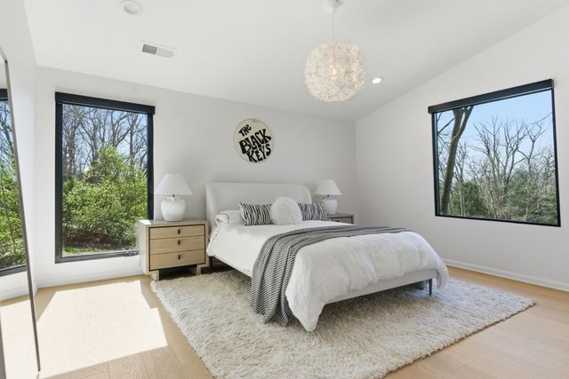 1805 Stonehaven Ct, Nashville, TN 37215