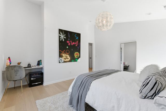 1805 Stonehaven Ct, Nashville, TN 37215