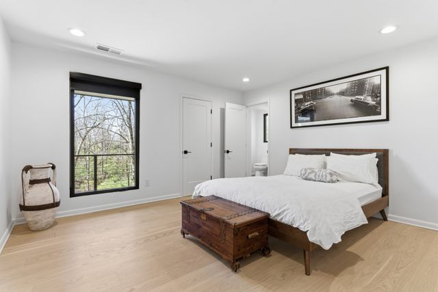 1805 Stonehaven Ct, Nashville, TN 37215