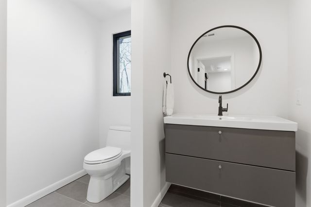 1805 Stonehaven Ct, Nashville, TN 37215