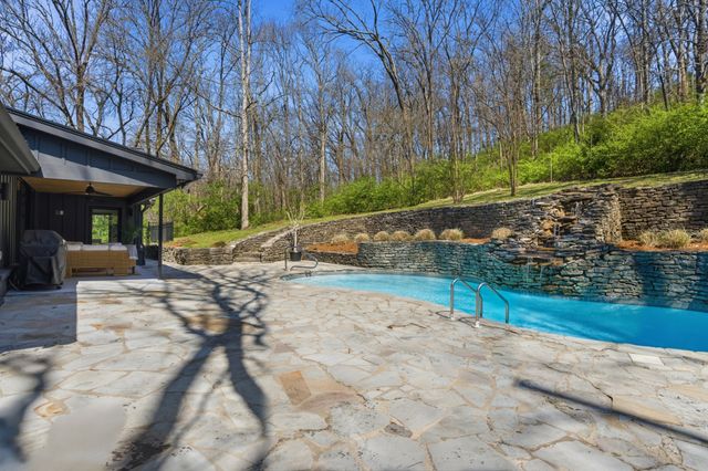 1805 Stonehaven Ct, Nashville, TN 37215