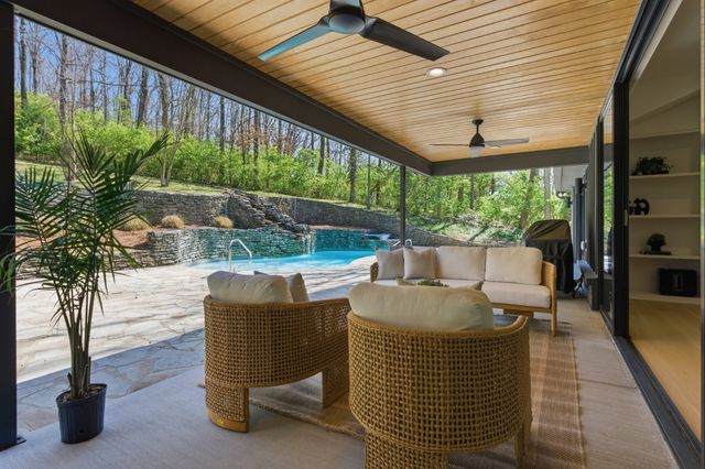 1805 Stonehaven Ct, Nashville, TN 37215