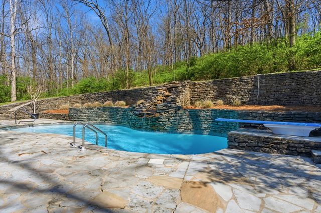 1805 Stonehaven Ct, Nashville, TN 37215