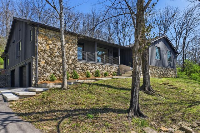 1805 Stonehaven Ct, Nashville, TN 37215