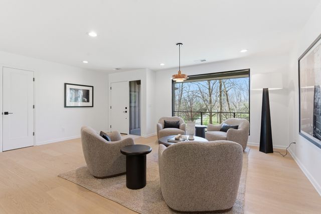 1805 Stonehaven Ct, Nashville, TN 37215