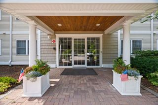 2 Sterling Hill Ln Apt 243, Exeter, NH 03833
