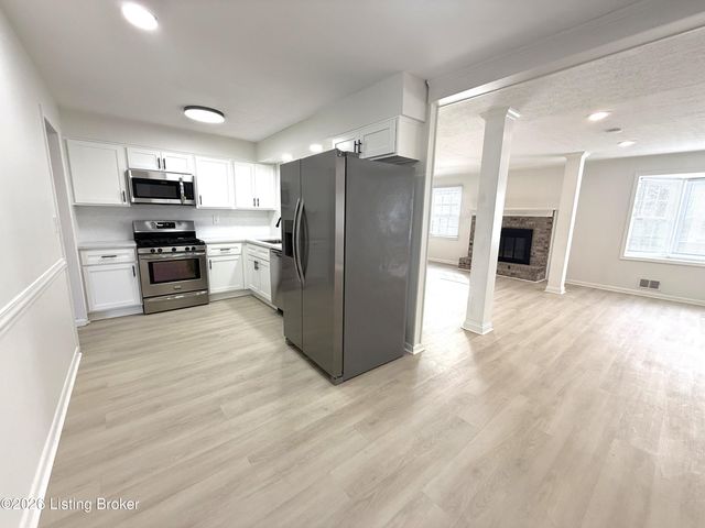 508 Fenley Ave, Lyndon, KY 40222