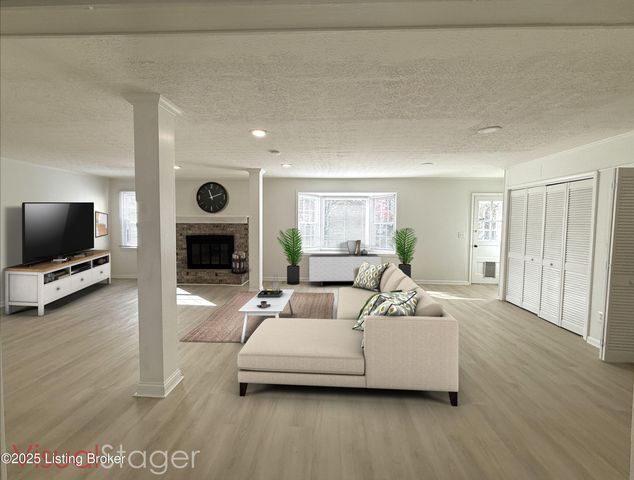 508 Fenley Ave, Lyndon, KY 40222