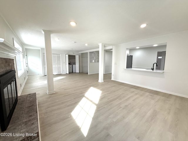 508 Fenley Ave, Lyndon, KY 40222