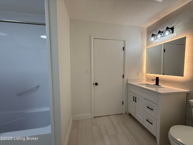 508 Fenley Ave, Lyndon, KY 40222