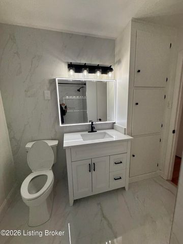 508 Fenley Ave, Lyndon, KY 40222