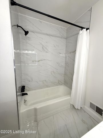 508 Fenley Ave, Lyndon, KY 40222