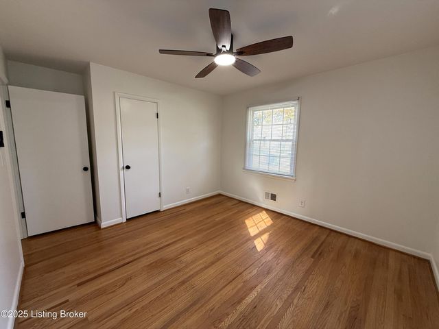 508 Fenley Ave, Lyndon, KY 40222