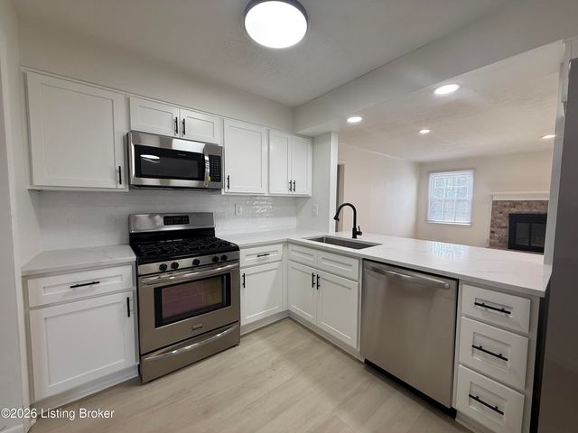 508 Fenley Ave, Lyndon, KY 40222