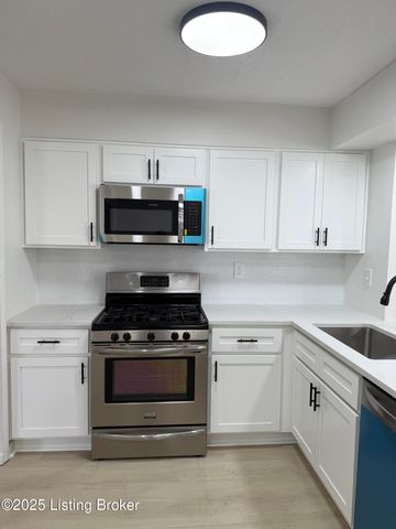 508 Fenley Ave, Lyndon, KY 40222