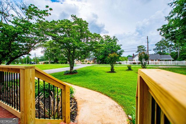 505 College Street, Bowdon, GA 30108