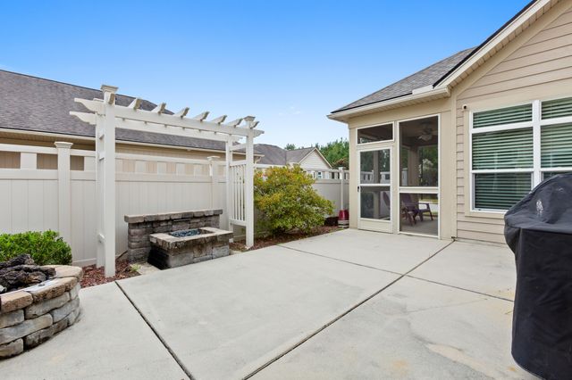 252 Village Stone Circle, Summerville, SC 29486