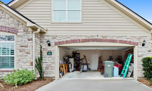 252 Village Stone Circle, Summerville, SC 29486